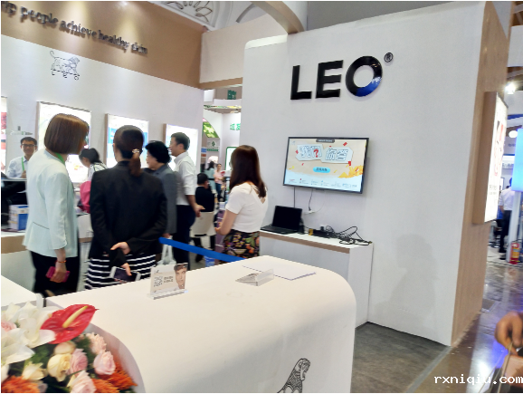 LEO 选择题Kinect体感大屏互动游戏